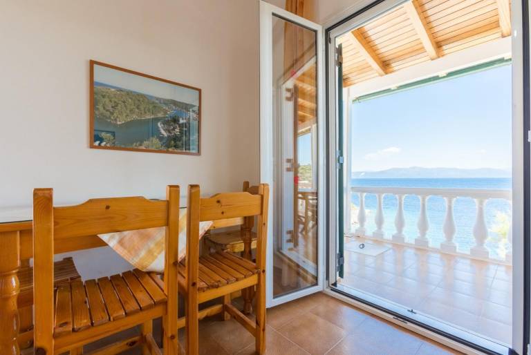 Studio 'Dolphin Villa 3' with Sea View, Wi-Fi and Air Conditioning — photo 5