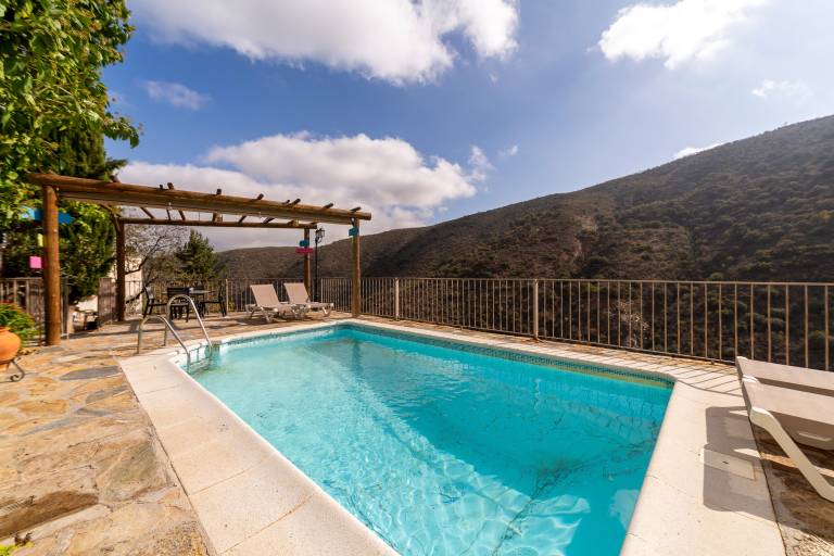 House with pool, barbecue & jacuzzi | River view in Almeria