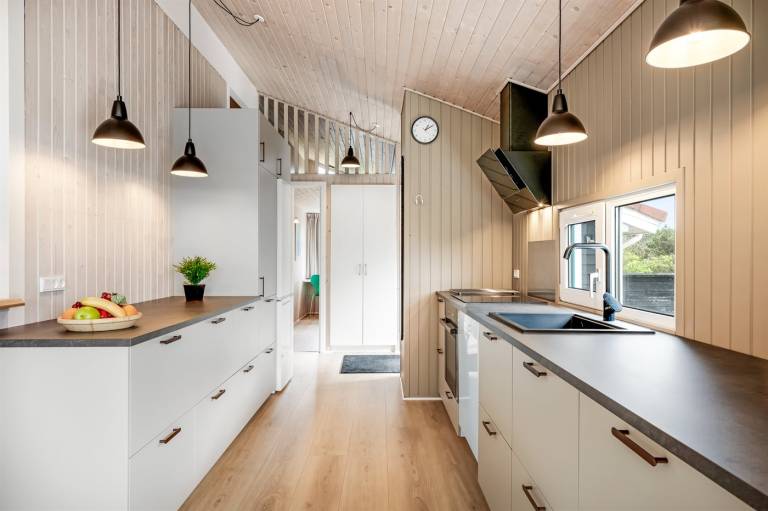 Vacation home with sauna, hot tub & terrace — photo 3