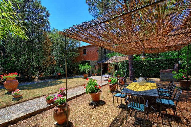 Villa with private pool, terrace & yard — photo 4
