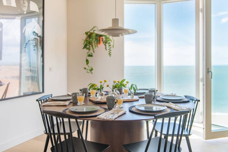 Shoreline Beach House — photo 2