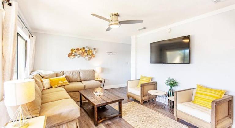 House with pool | Beach nearby | Pet-friendly — photo 4