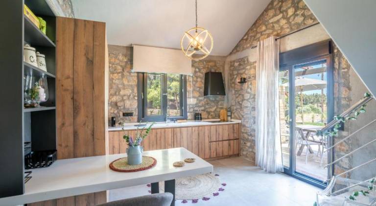 Fully equipped villa with patio, private pool & yard | Good for workation | Pet-friendly — photo 4