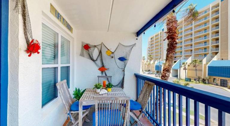 Rental apartment with pool & hot tub — photo 5