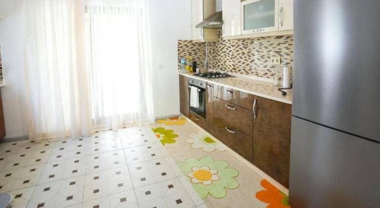 Fully equipped charming villa with patio, yard & private pool | Pets allowed — photo 4