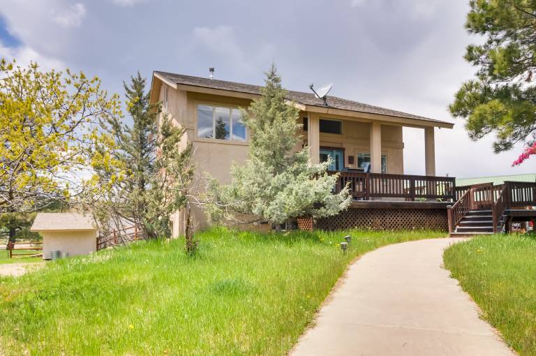 Deck & Fire Pit: Pagosa Springs Home! — photo 2