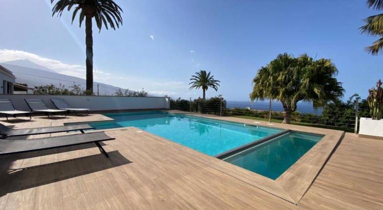 Villa with grill, private pool & garden | Good for workation in Santa Cruz de Tenerife