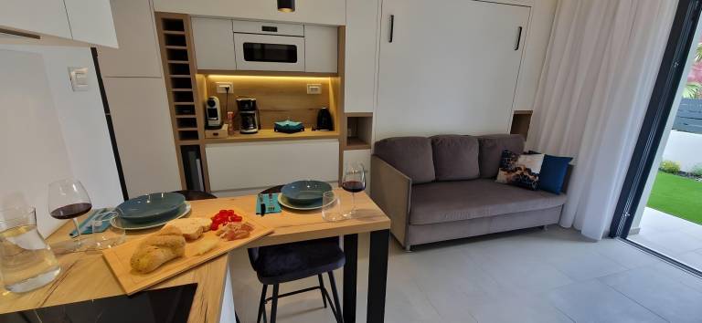 Rental apartment with terrace, yard & grill — photo 2