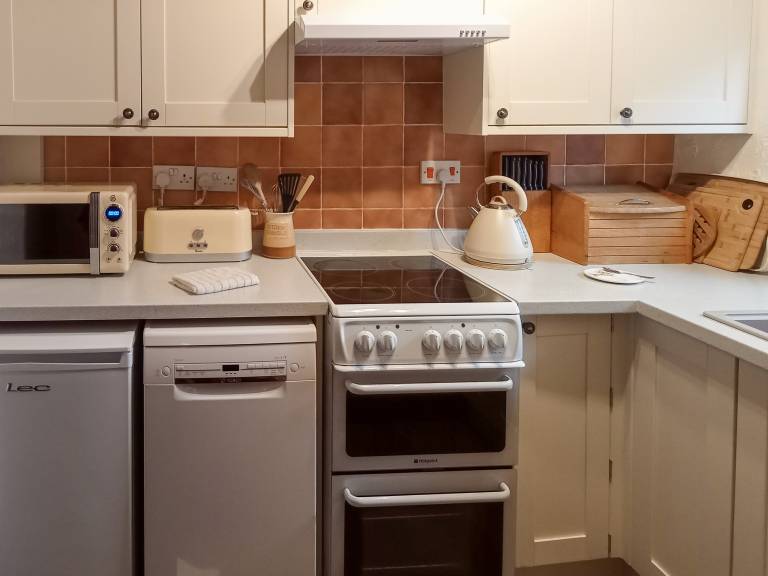 Cottage with 4 rooms for 6 persons — photo 5