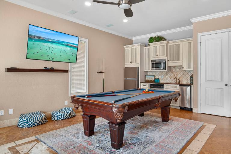 House with private pool & barbeque | Water view — photo 3