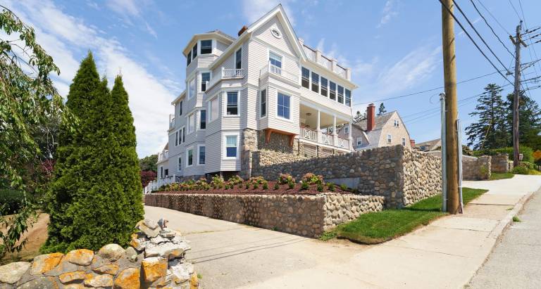 House  Watch Hill