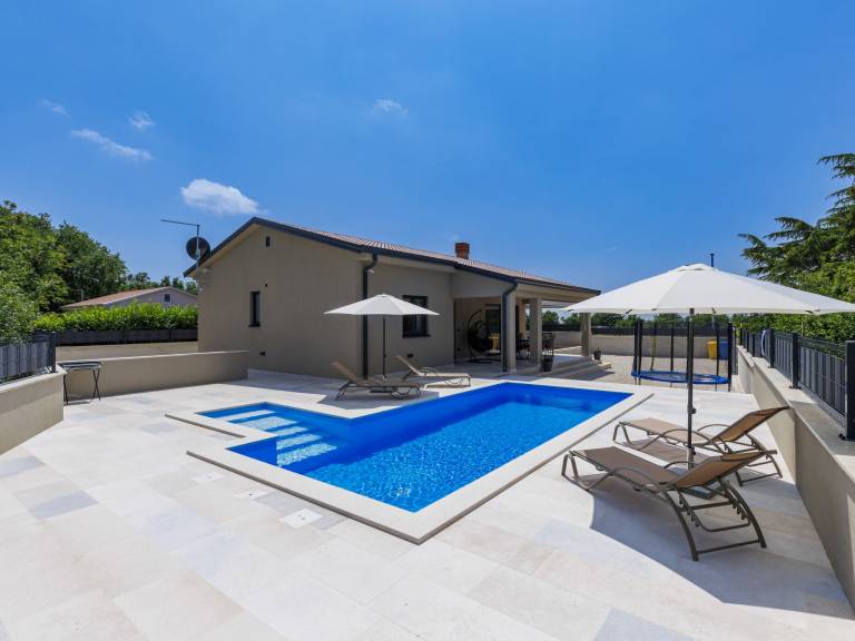 Ferienhaus mit Pool in Križanci, Kroatien für max. 5 Personen