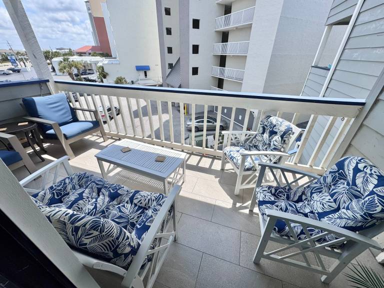 Child-friendly condo with barbecue & pool | Water view | Beach nearby | Pets allowed — photo 2