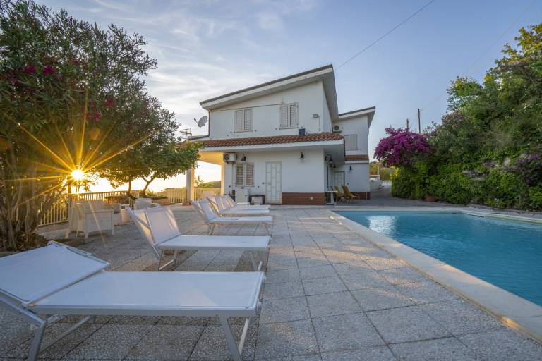 Villa | Sea view — photo 4