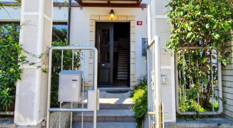 Rental apartment with 2 rooms for 6 persons in Izola