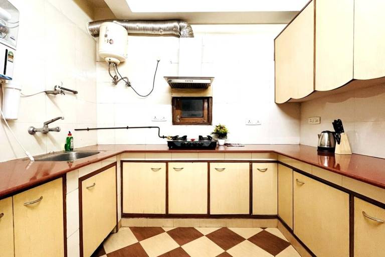 Rental apartment | Close to Connaught Place | Perfect for remote work | Pets are welcome — photo 3