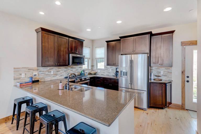 Mountain Villa 60 I Private Hot Tub I Great Views I Bunk Room I Discounted Attractions — photo 4