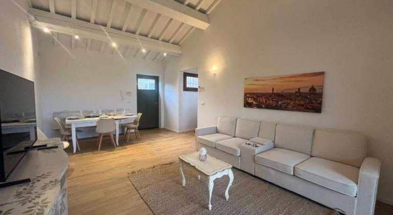 Vacation home with terrace, yard & private pool — photo 2