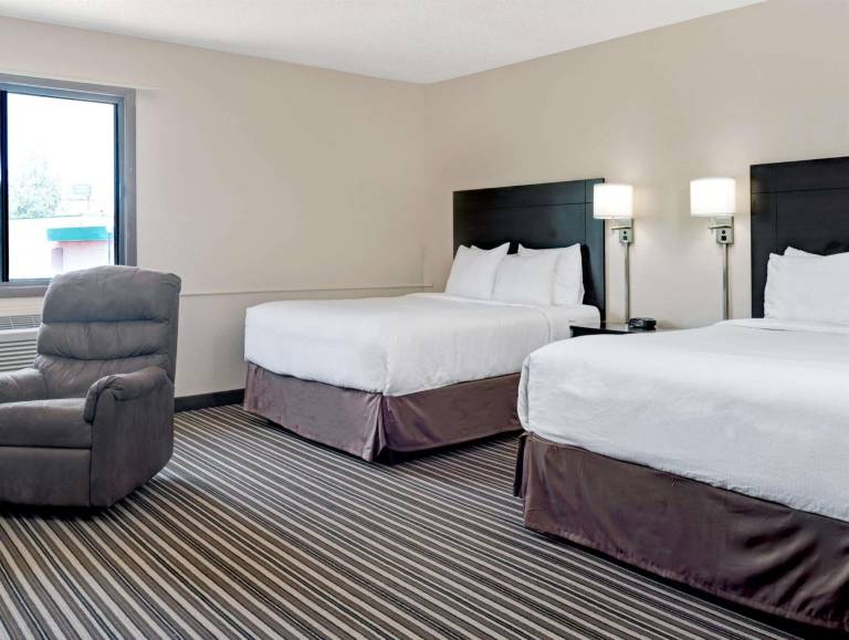 Super 8 by Wyndham Omaha I-80 West in Omaha, NE