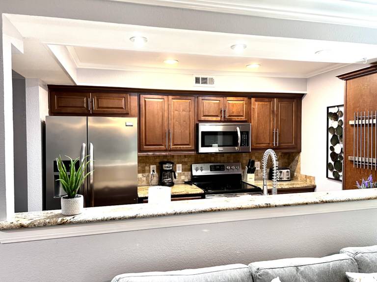 Family-oriented vacation home with pool | Pets are welcome — photo 4