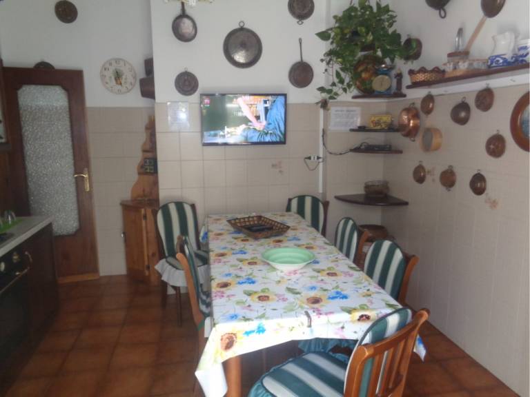 Apartment with patio — photo 5