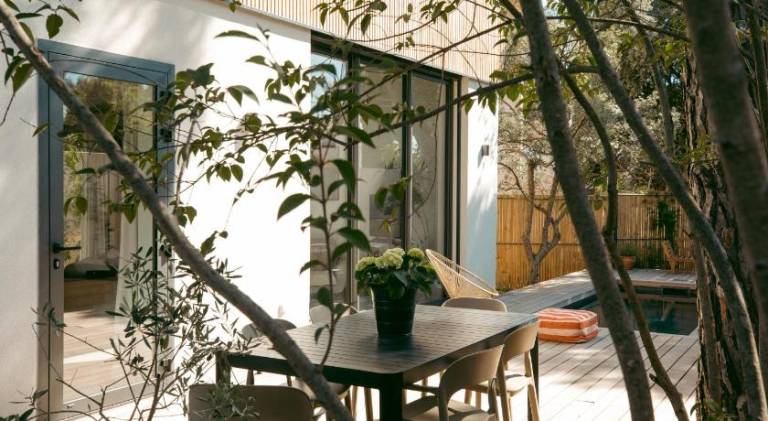 Villa with pool — photo 4