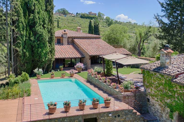 Children-friendly pleasant house with private pool, grill & garden | Pets allowed — photo 3