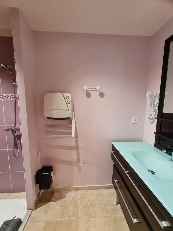 House with garden, pool & jacuzzi in Cahors
