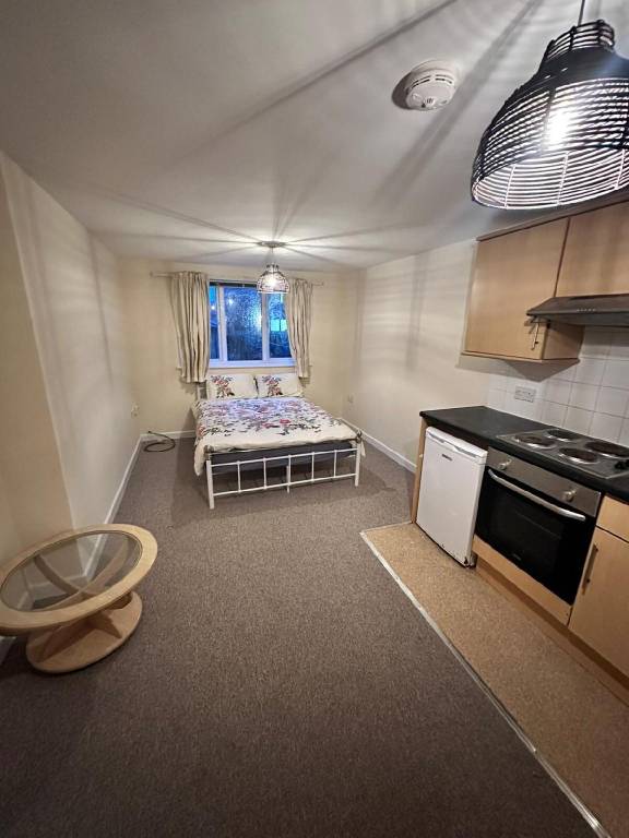 House with 1 room for 2 persons in Maidstone