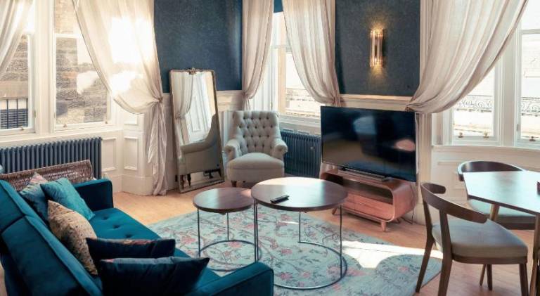89 The Merchants- Chic Aparthotel by The House of Danu in Edinburgh