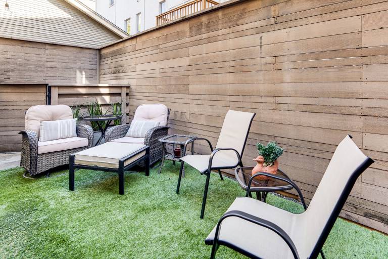 Uptown Dallas Group Getaway Near Art, Eats & More! — photo 2