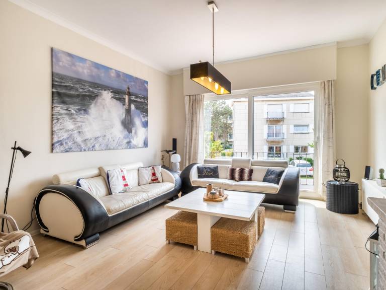 Vacation home with patio in De Panne
