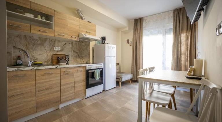 Holiday apartment with grill & patio — photo 4