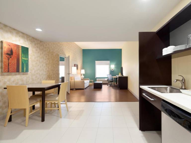 Home2 Suites El Paso Airport — photo 2