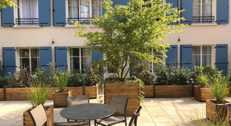 Rental apartment with terrace & garden — photo 3
