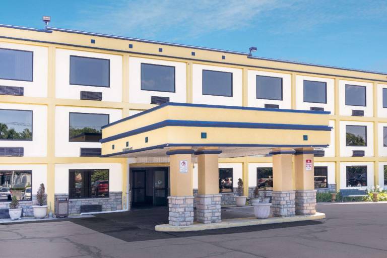 Days Inn by Wyndham Columbus Airport in Columbus, OH
