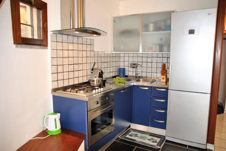 Family-oriented villa with BBQ & terrace | Sea view | Pets allowed — photo 5