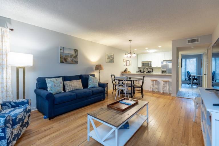 41 Moorings: 2 BR Pet Friendly Villa, Free Bikes, Free Beach Chairs, Beach — photo 3