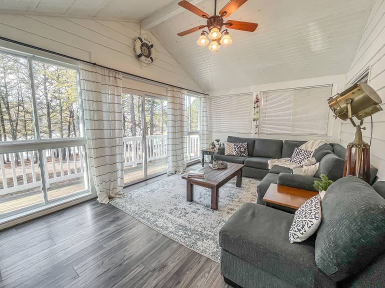 Iconic Cabin! Hot tub, fire pit, lakefront, dock, pet friendly and more! — photo 4