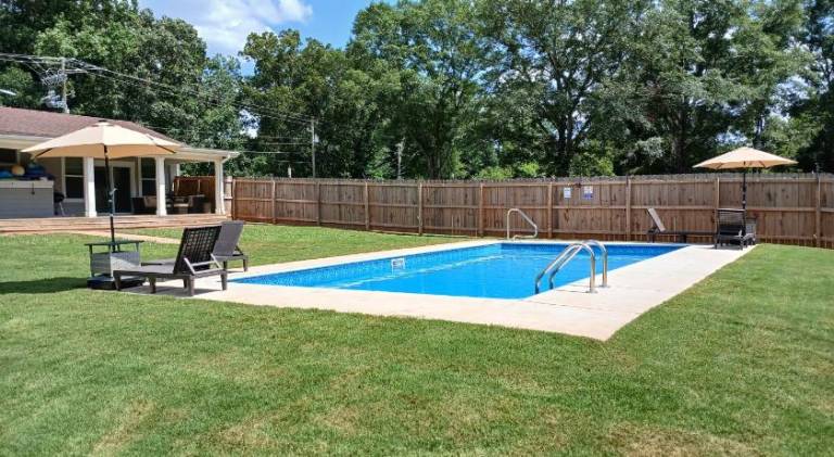Villa with pool in Stone Mountain, GA