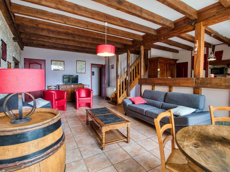 Cottage with private pool & grill — photo 3