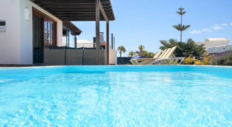 Villa with private pool, yard & patio in Yaiza