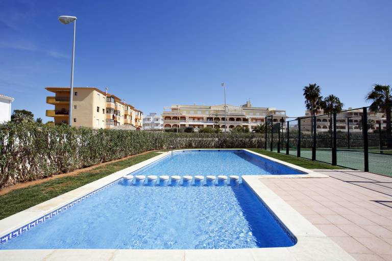 Child-friendly charming apartment with yard, pool & terrace | Beach nearby | Pets are welcome in Denia