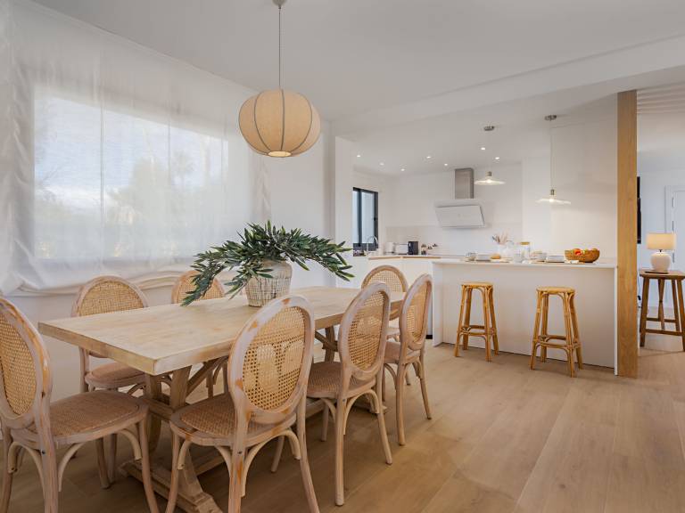 Fully equipped wonderful house with barbeque, private pool & yard | Perfect for remote work | Dogs allowed — photo 3