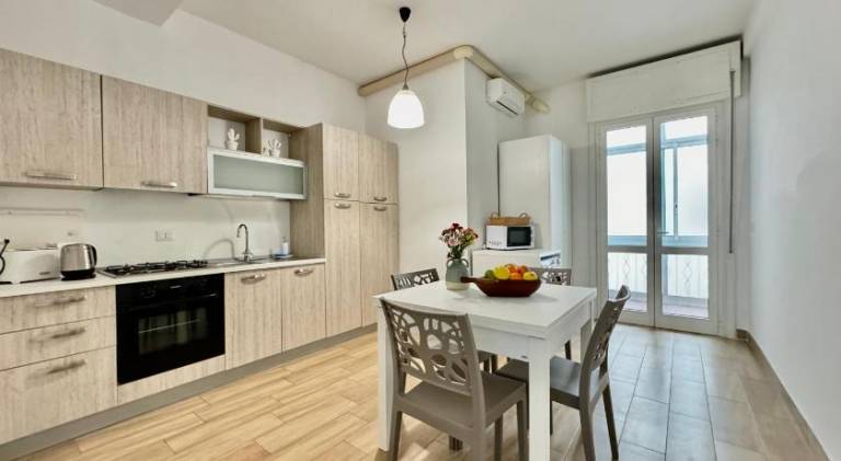 Rental apartment with 4 rooms for 10 persons — photo 2