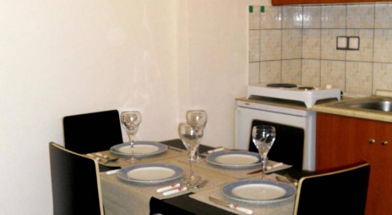 Apartment with garden — photo 2