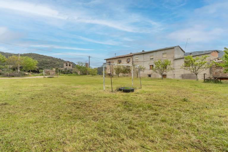 Family-friendly vacation home with garden, terrace & grill | River view | Perfect for remote work | Pet-friendly — photo 2