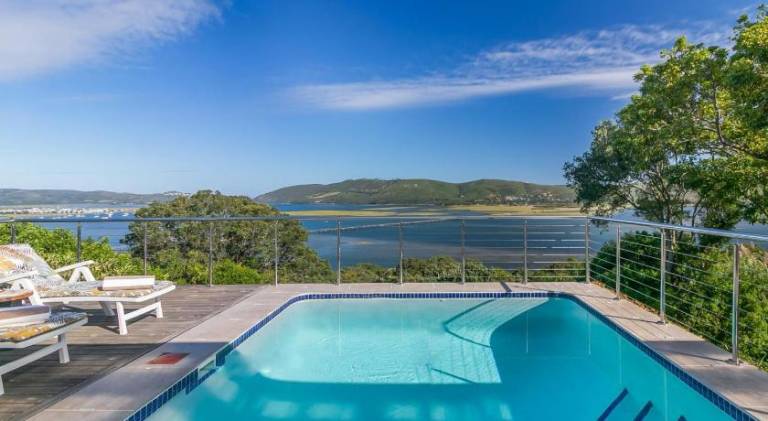 Stunning Villa with pool and views of Knysna in Knysna