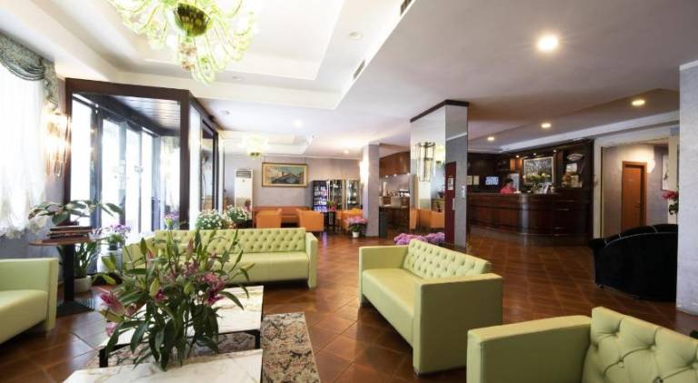 HOTEL VIENNA — photo 3