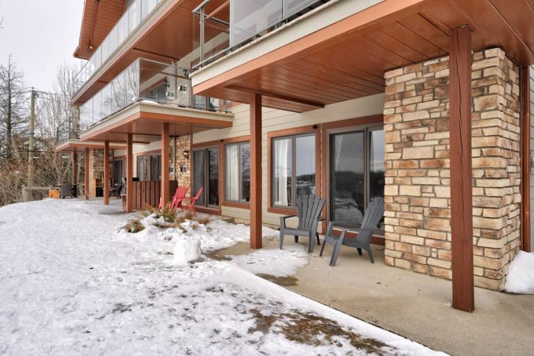 Condo  Sutton